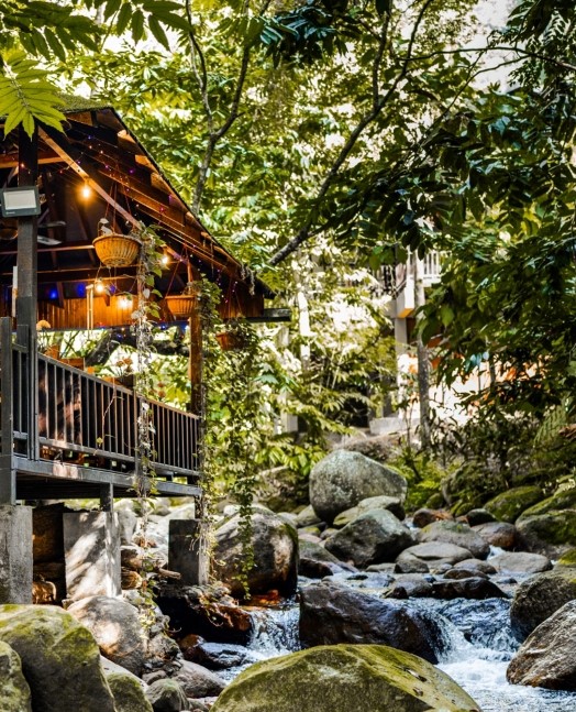 Senara-hills-dine-river-3